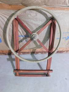 lot 289 image: Punching bag hanger