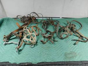 lot 296 image: Vintage horse tack gear