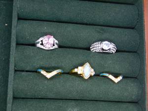 lot 309 image: 5 rings (1 appears to be sterling