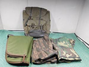 lot 321 image: 3 Bow cases and waterproof backpack
