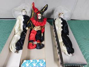 lot 98 image: 3 Porcelain jesters