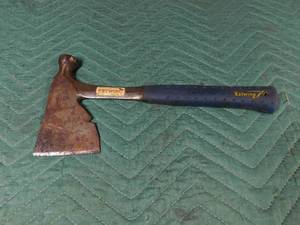 lot 278 image: Estwing hatchet