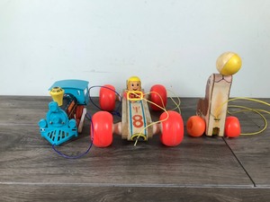 lot 268 image: 3 - Vintage Fisher Price Pull Behind Toys
