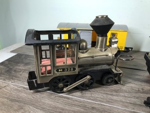 lot 273 image: 6 - Train Pieces with Few Track Pieces