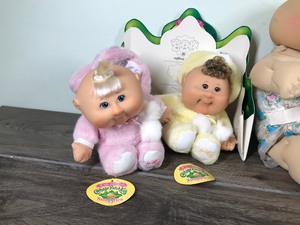 lot 274 image: 5 - Collectible Cabbage Patch Dolls