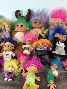 lot 325 image: Lot of Collectible Trolls