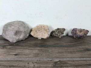 lot 339 image: Lot of Collectible Rocks