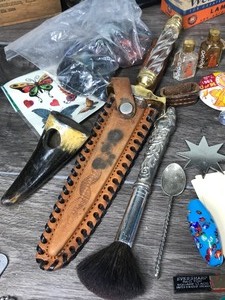 lot 363 image: Lot of Collectibles