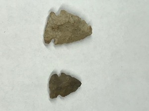 lot 366 image: 2 - arrowheads