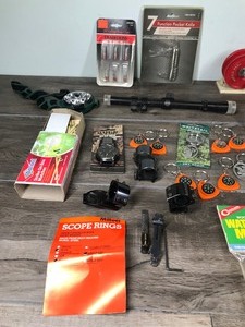 lot 367 image: Lot of hunting and fishing items