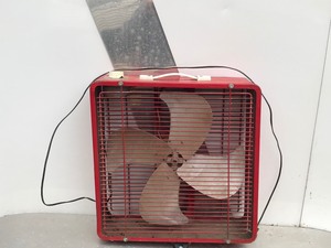 lot 409 image: Vintage Manning Bowman Metal Fan