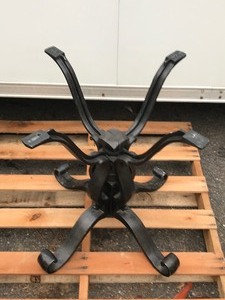 lot 412 image: Cast Iron Table Base