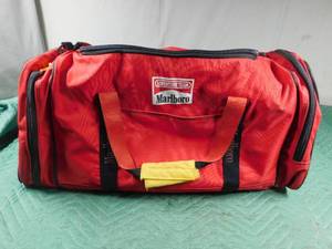 lot 385 image: Vintage Marlboro Duffle bag