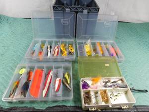 lot 395 image: Carrying case of 4 tackle boxes