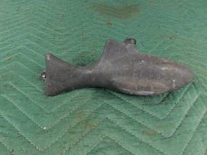 lot 399 image: Lg Fish shaped deep fishing weight