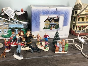 lot 419 image: Lot of Christmas Figurines and Lighted Houses
