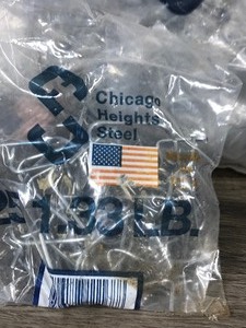 lot 426 image: CHICAGO HEIGHTS STEEL 25 Pack T-Post Style Fence Clip