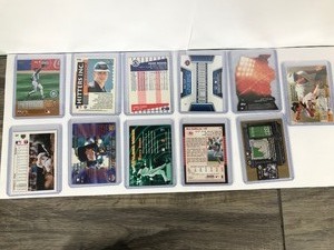 lot 466 image: 11 - Collectible Baseball Cards