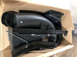 John Deere 42 in. Twin Bagger for 100 Series Tractors Customer Returns See Pictures