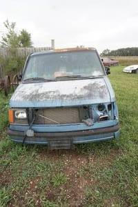 lot 20 image: 1987 Astro Van