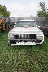 lot 23 image: Jeep