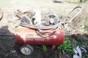 lot 38 image: Air Compressor