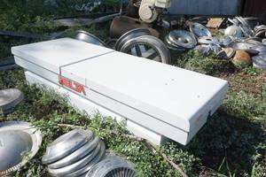 lot 61 image: Delta Pick Up Tool Box