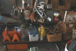 lot 67 image: Garage ToolsAutooutside gear