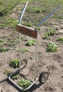 lot 101 image: Aluminum Boat Motor StandCart