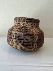 lot 62 image: Antique Sweetgrass Native American Indian Basket Diamond Design