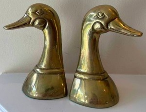 lot 12 image: Mid-century Pair of Vintage 1950s Brass Duck Head Bookends