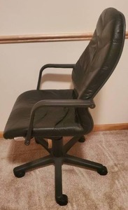 lot 32 image: ROVO Office Chair Adjustable, Swivel, High Back Black