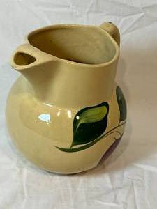 lot 63 image: Vintage Watt Pottery Cherry Apple #15 Pitcher