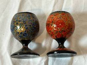 lot 57 image: Set of 6 Vintage Kashmir Indian Lacquer Ware Painted Egg & Cups