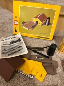 lot 68 image: Vintage COX Big Pine Lumber Electric TRAIN SET