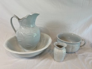 lot 115 image: Antique J. & G. Meakin Hanley, England Ironstone Matching Washbowl & Pitcher