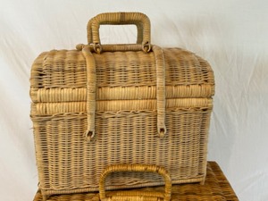 lot 116 image: Vintage Nesting PICNIC Wicker Baskets