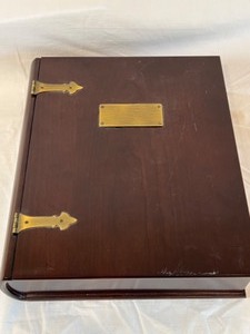 lot 119 image: The Bombay Company Large 1991 Memory Book Keepsake BOX Table Decor