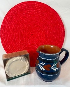 lot 167 image: Lot of Decorative Kitchen Items