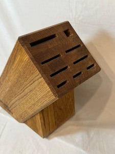 lot 181 image: CHICAGO CUTLERY Solid Oak Wood Knife Block Kitchen Organization for 9 Pieces