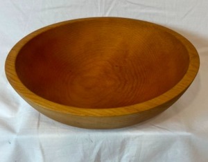 lot 194 image: Vintage Primitive Carved Wood Round DOUGH BOWL