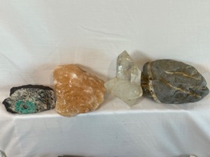 lot 231 image: Grouping of Geodes, Crystals, Agates and Various Rocks