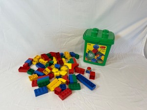 lot 270 image: Vintage 90s Duplo 73 Pcs Basic Set #1744 With Extras & original Tub