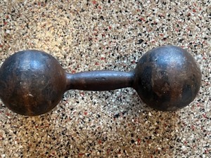 lot 82 image: Antique Dumbbell Singular Weight Cast Iron Gym Collectible