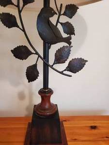 lot 112 image: Metal Bird Table Lamp wShade