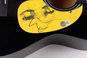 lot 7 image: Ed Sheeran Signed Full-sized Acoustic Guitar (Beckett Authenticated)