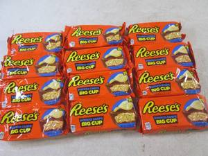(B-1) 12 King Size Reeses Potato Chips Big Cups Past Date