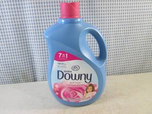 (F-0) Large Ultra Downy April Fresh Fabric Conditioner 3.06L  3.25 Qts  103 oz