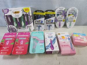 (CS) Assorted Packs of Razors