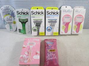 (CS) Assorted Packs of Razors...
